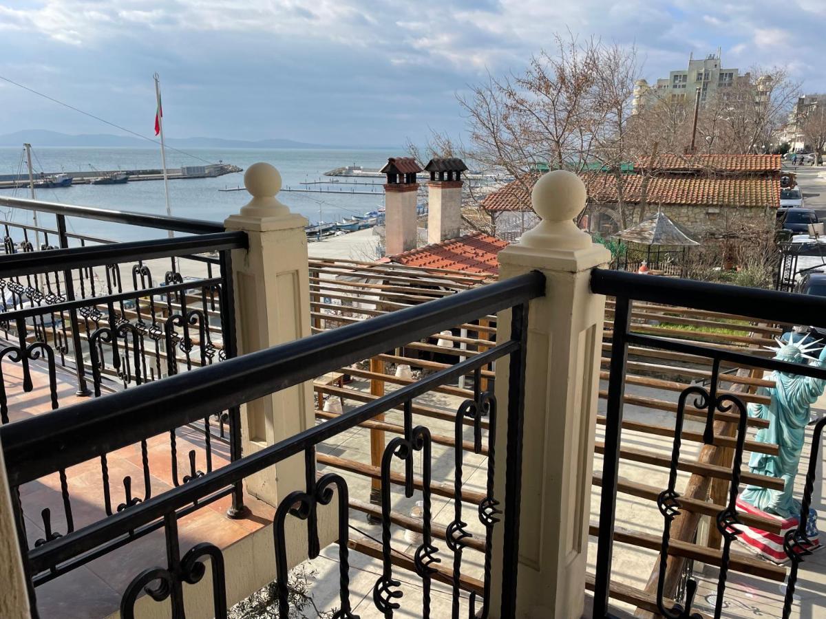 At The American'S Hotel Ahyolu Dış mekan fotoğraf